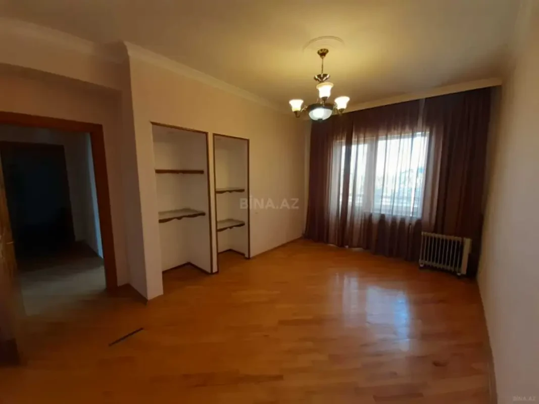 Satılır 3 otaqlı mənzil 150 m²