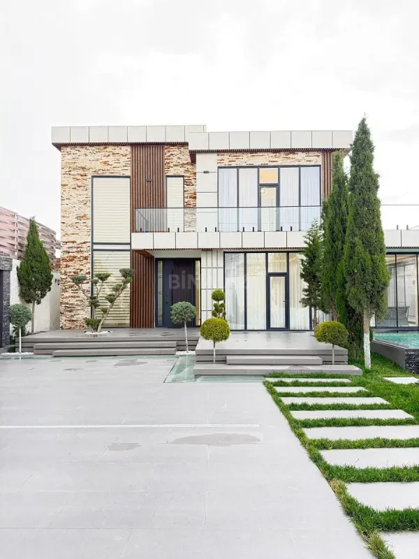 Satılır 5 otaqlı həyət evi 400 m²