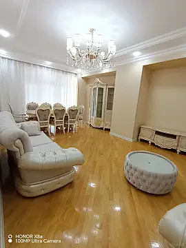 Kirayə verilir 3 otaqlı mənzil 145 m² — Bakı 3 otaq 145.00 m²