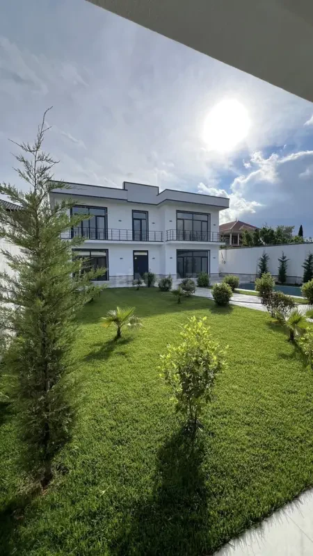 Satılır 6 otaqlı həyət evi 258 m²