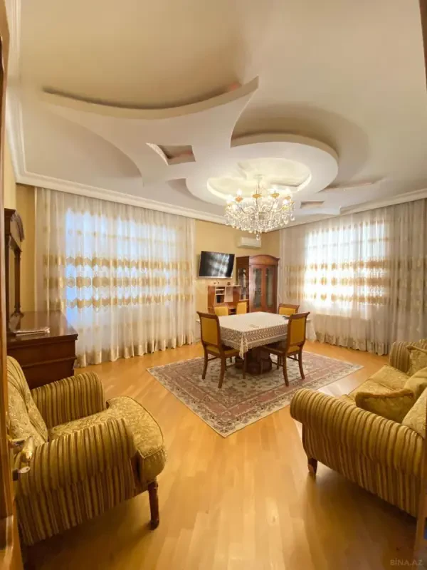 Kirayə verilir 3 otaqlı mənzil 130 m²