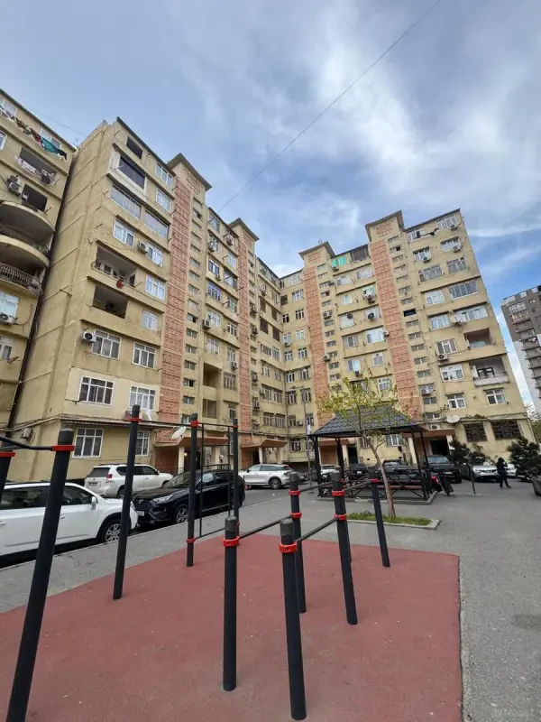Satılır 2 otaqlı mənzil 70 m²