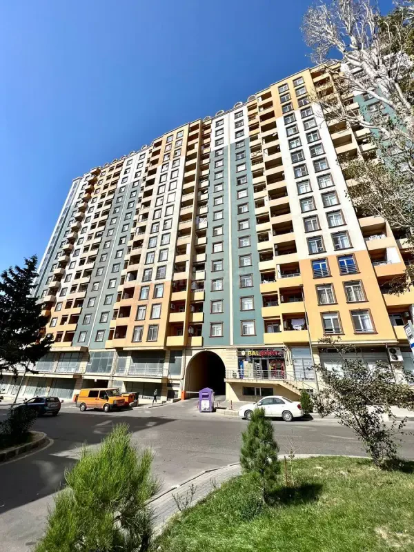 Satılır 4 otaqlı mənzil 115 m²