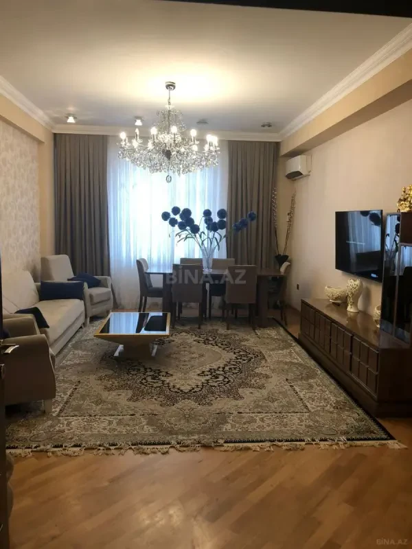 Satılır 3 otaqlı mənzil 114 m²