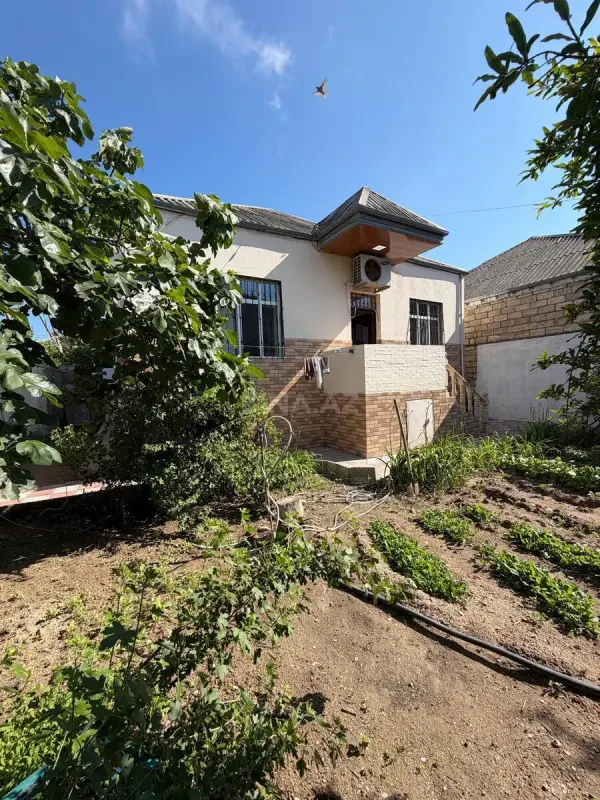 Satılır 3 otaqlı həyət evi 100 m²