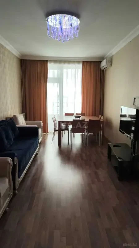 Kirayə verilir 2 otaqlı mənzil 106 m²