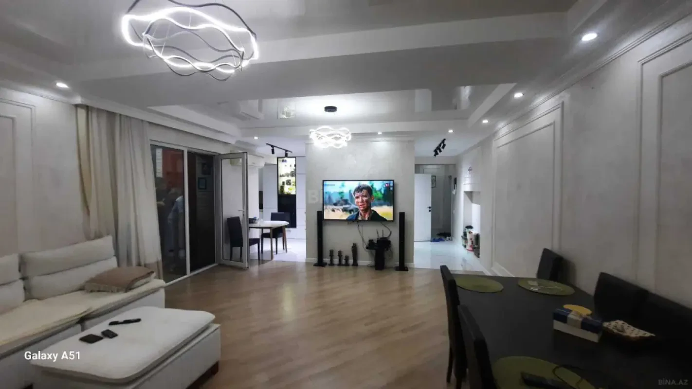 Satılır 2 otaqlı mənzil 70 m²