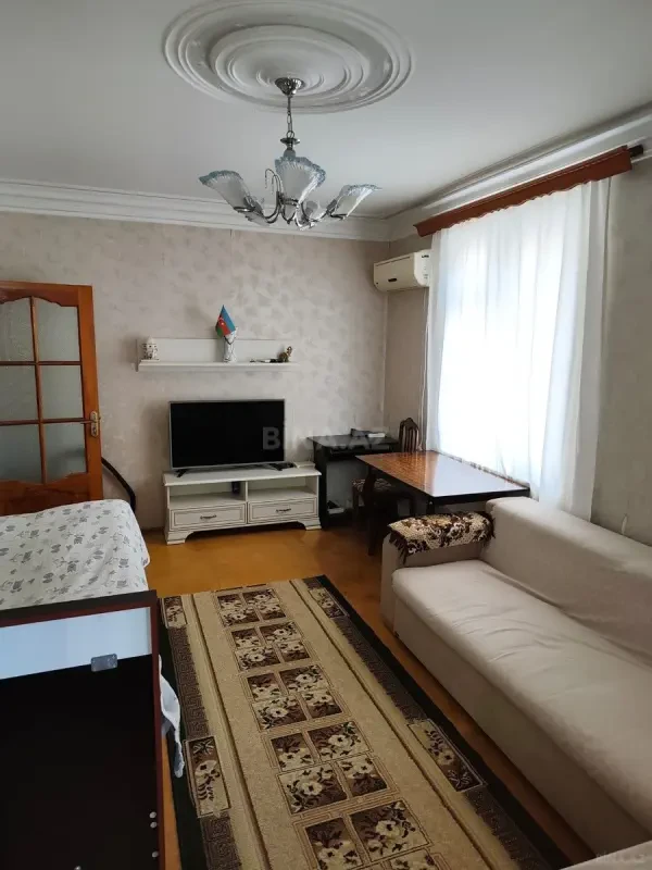 Satılır 1 otaqlı mənzil 40 m²
