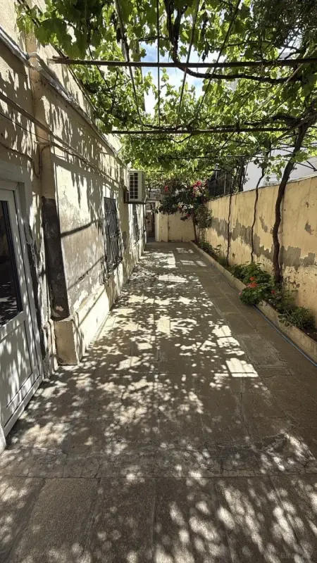 Satılır 7 otaqlı həyət evi 180 m²