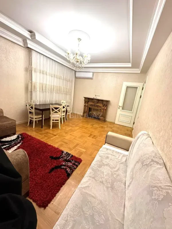 Kirayə verilir 2 otaqlı mənzil 90 m²