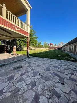 Satılır 14 otaqlı həyət evi 300 m² — Bakı, Novxanı 14 otaq 300.00 m²