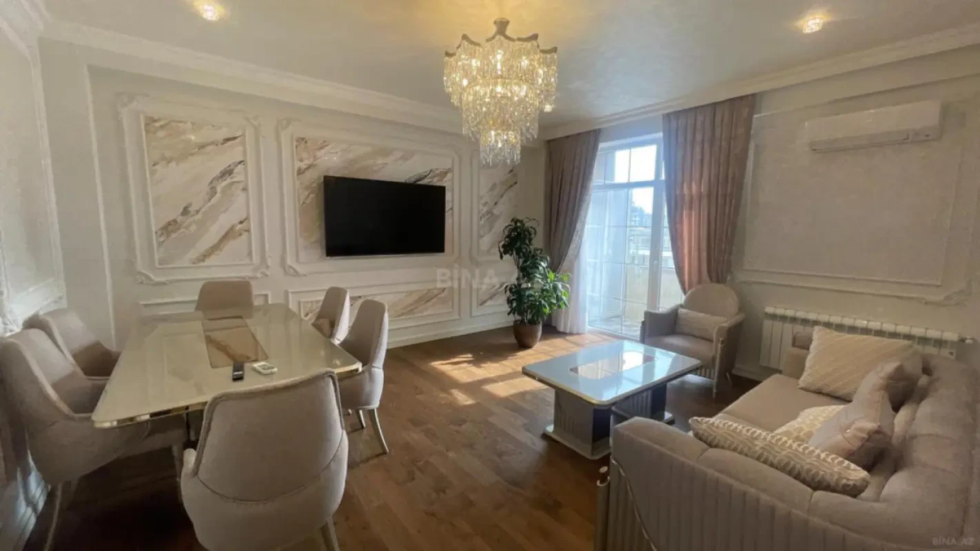 Satılır 4 otaqlı mənzil 160 m²