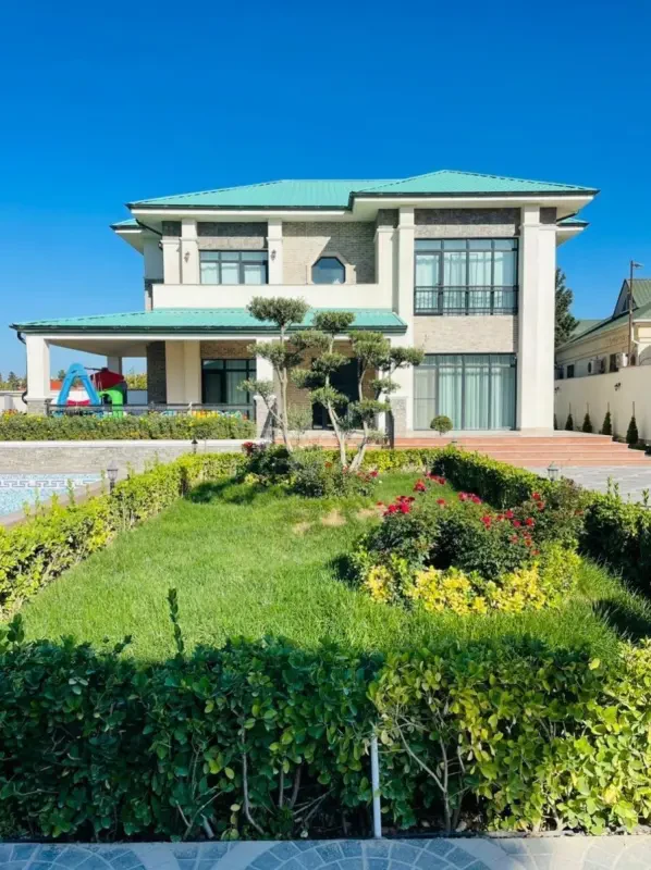 Kirayə verilir 6 otaqlı həyət evi 300 m²