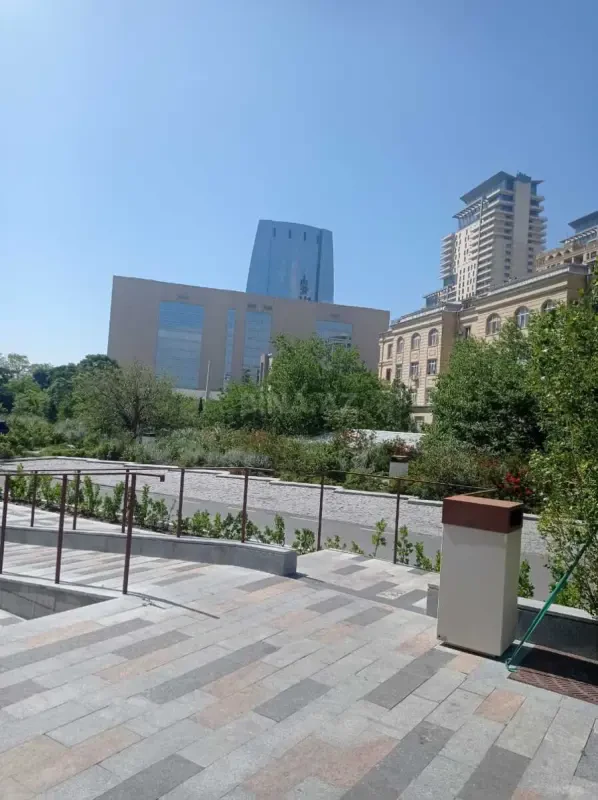 Kirayə verilir 2 otaqlı mənzil 60 m²