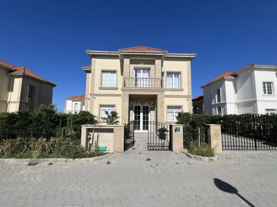 Satılır 5 otaqlı həyət evi 250 m²