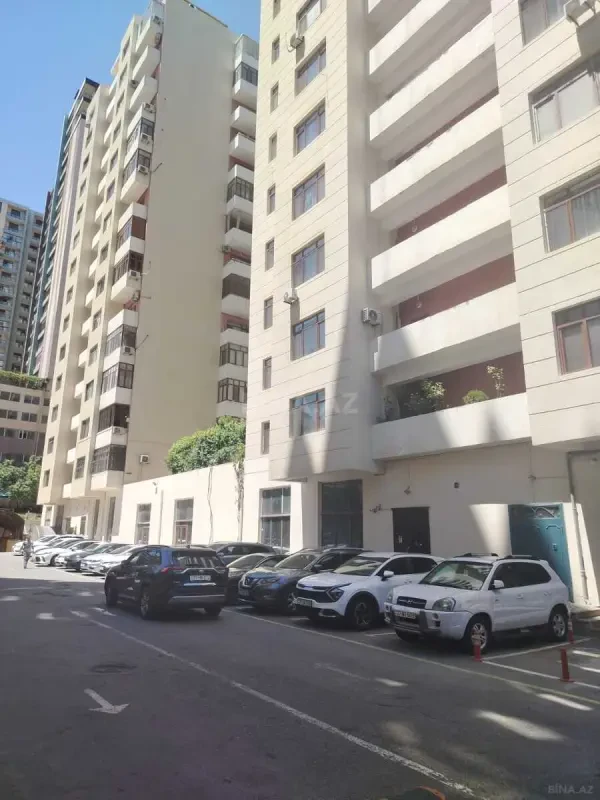 Kirayə verilir 3 otaqlı mənzil 125 m²