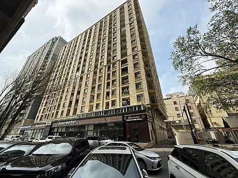 Satılır 3 otaqlı mənzil 217 m² — Bakı 3 otaq 217.00 m²