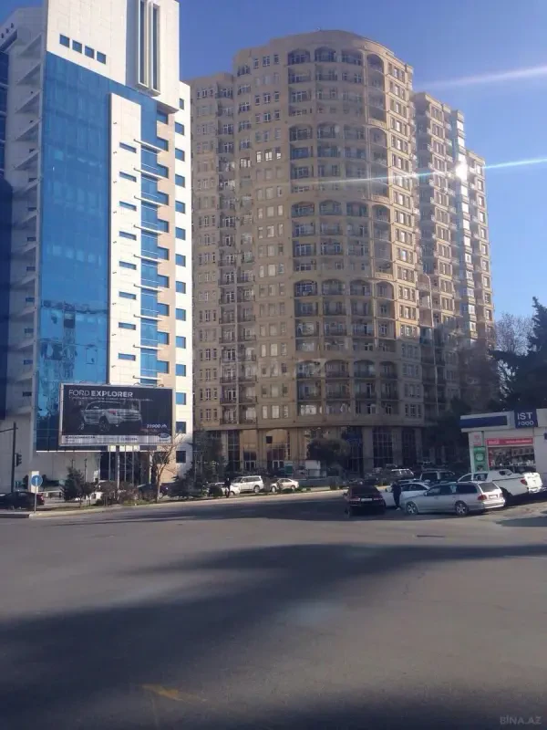 Kirayə verilir 2 otaqlı mənzil 90 m²