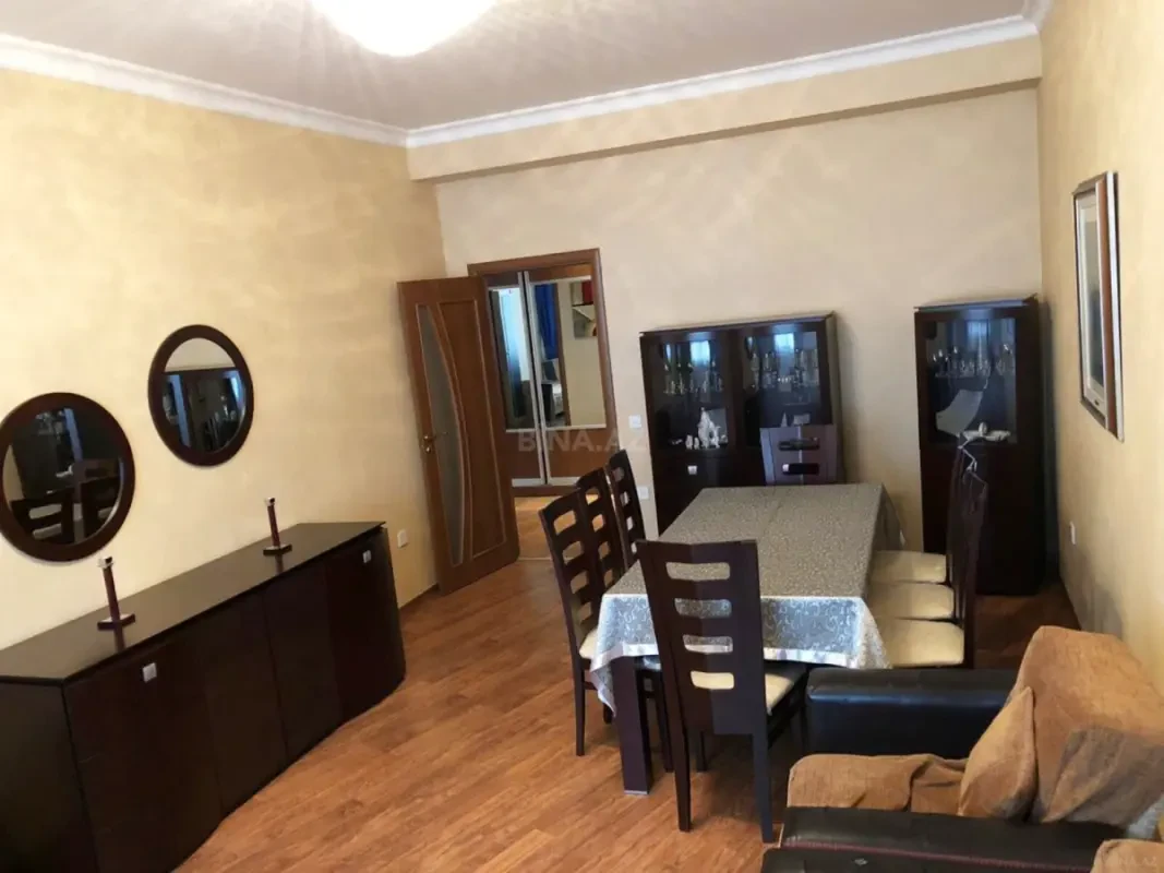 Kirayə verilir 3 otaqlı mənzil 120 m²
