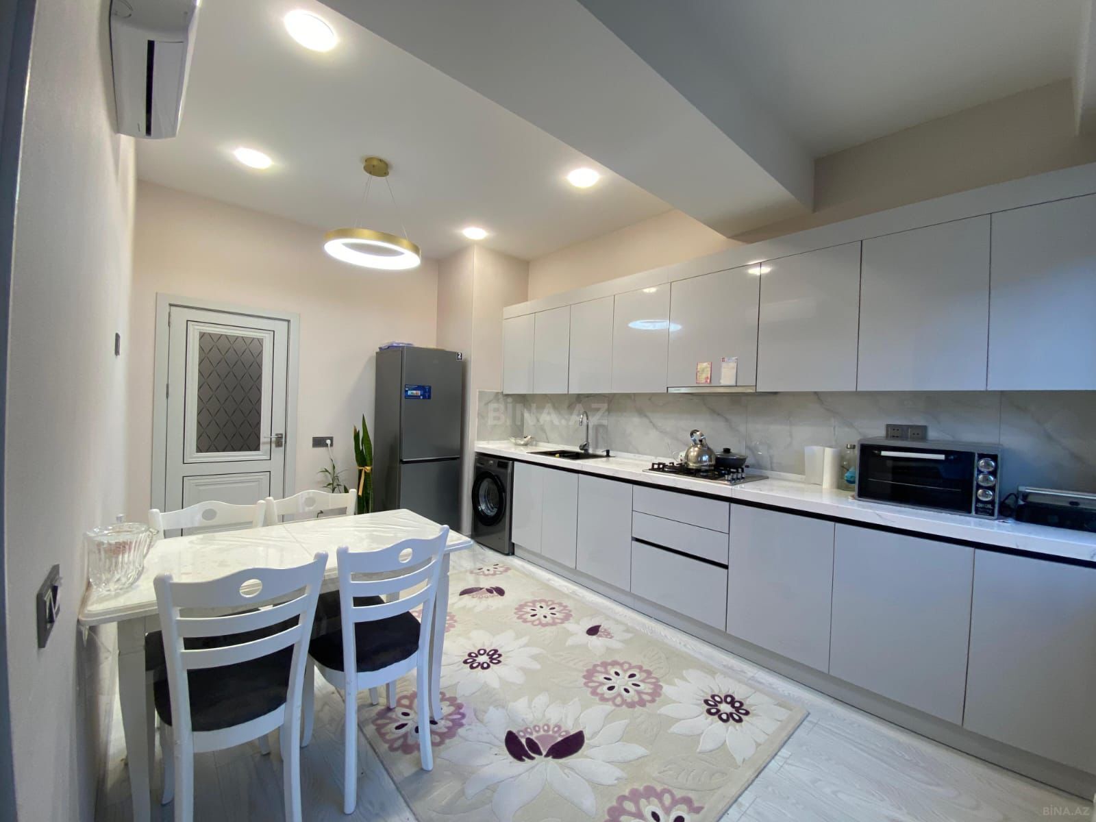Kirayə verilir 2 otaqlı mənzil 80 m²