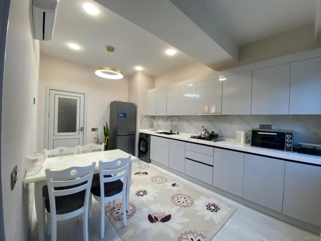 Kirayə verilir 2 otaqlı mənzil 80 m²
