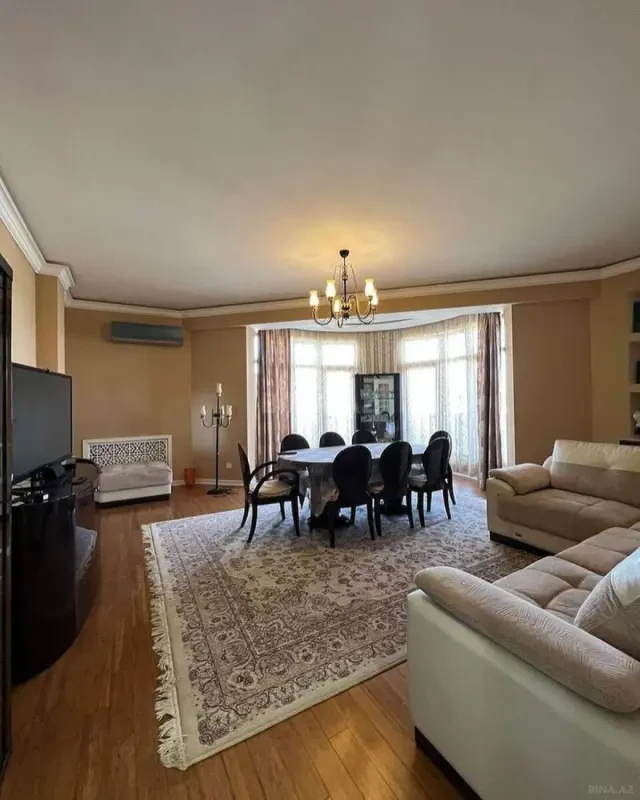 Satılır 4 otaqlı mənzil 147 m²