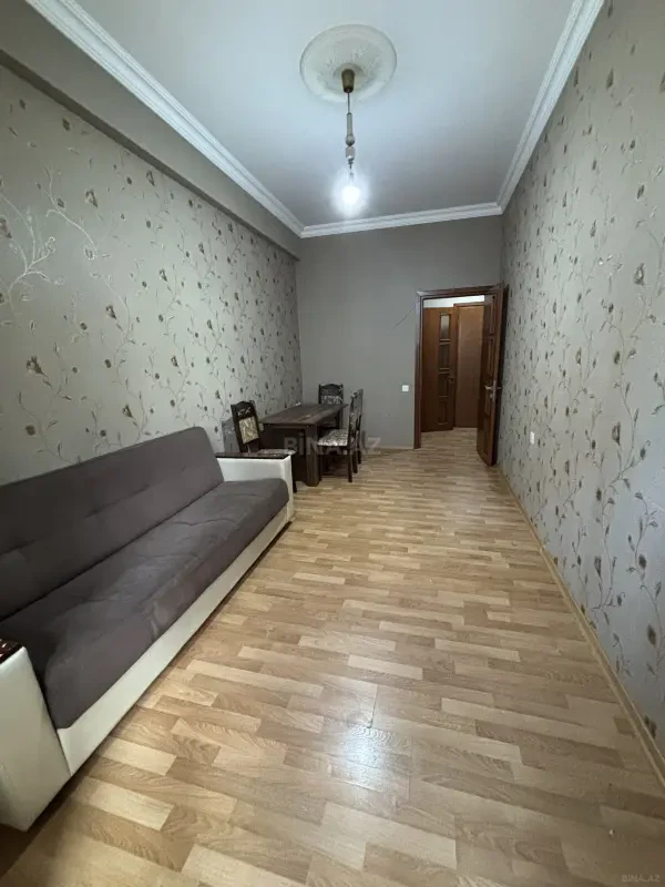 Kirayə verilir 2 otaqlı mənzil 60 m²