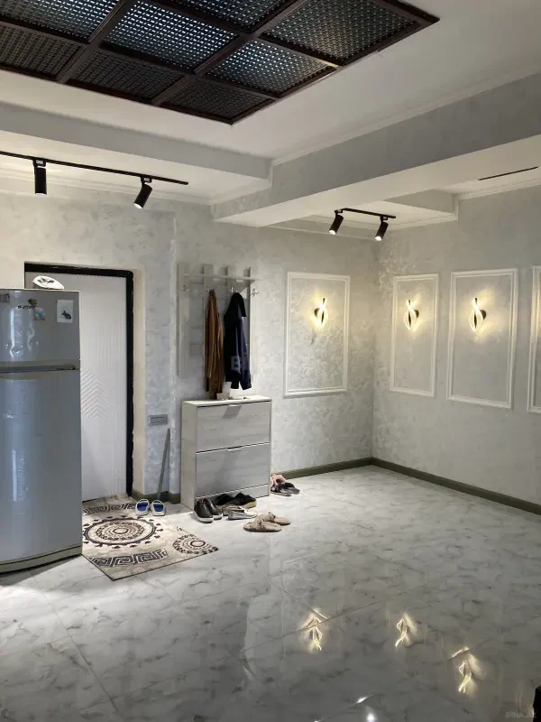 Satılır 3 otaqlı mənzil 131 m²