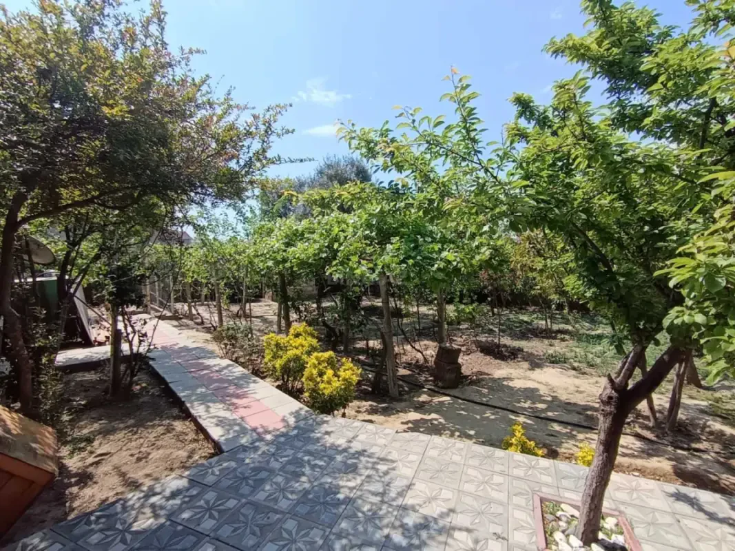 Satılır 4 otaqlı həyət evi 240 m²