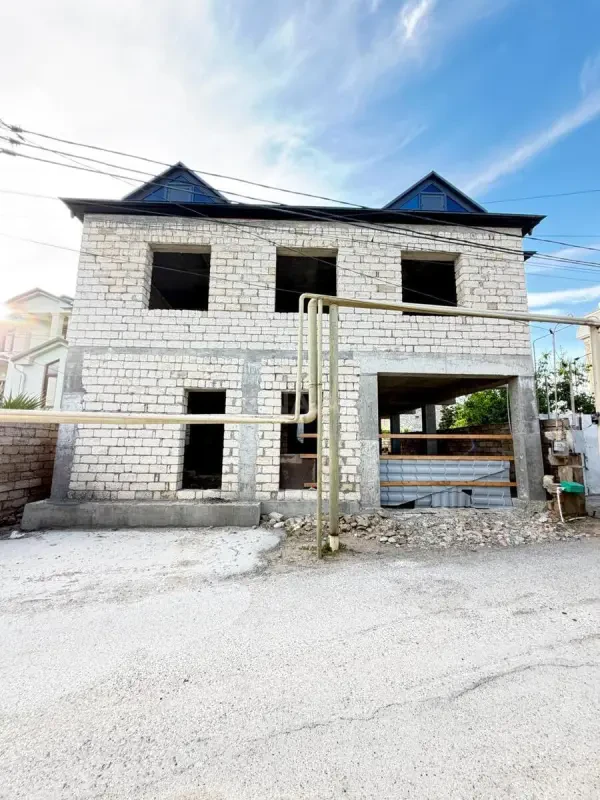 Satılır 6 otaqlı həyət evi 360 m²