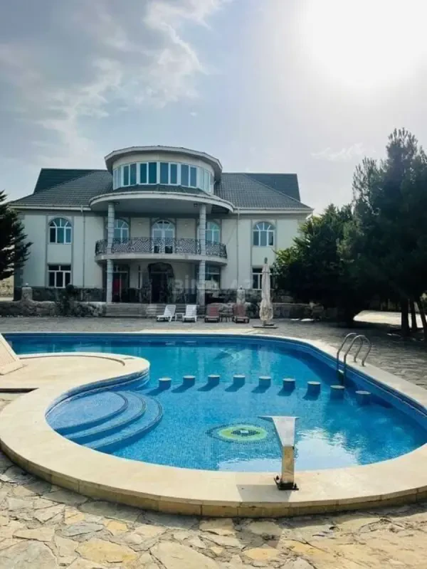 Kirayə verilir 5 otaqlı həyət evi 400 m²