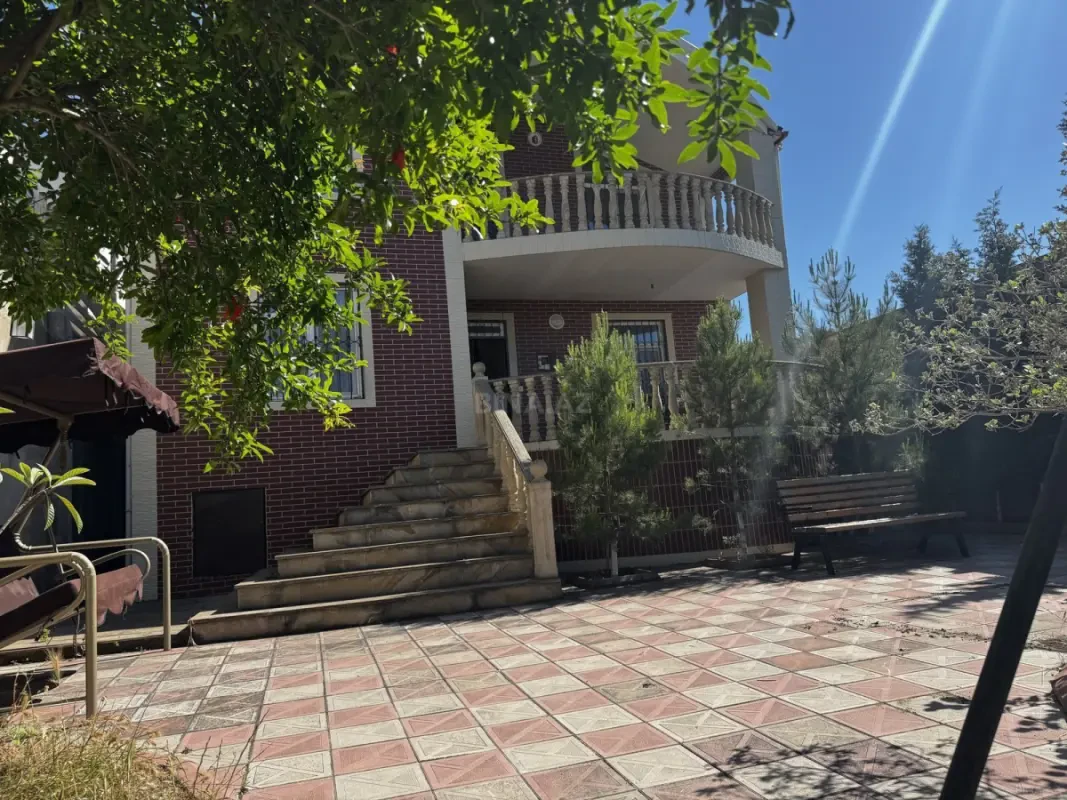 Satılır 6 otaqlı həyət evi 165 m²