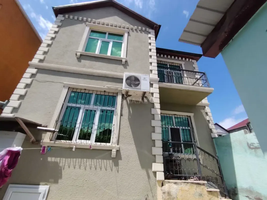 Satılır 4 otaqlı həyət evi 113 m²