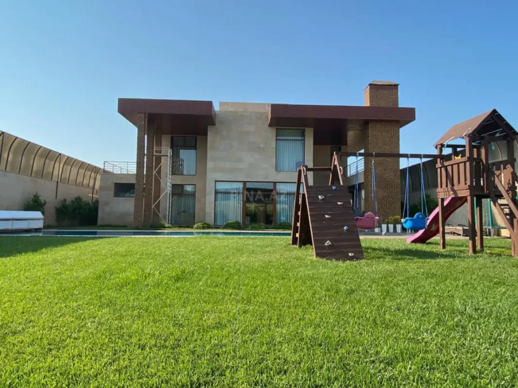 Kirayə verilir 6 otaqlı həyət evi 500 m²