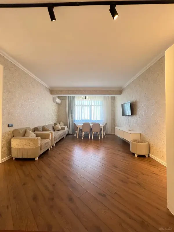 Kirayə verilir 3 otaqlı mənzil 135 m²