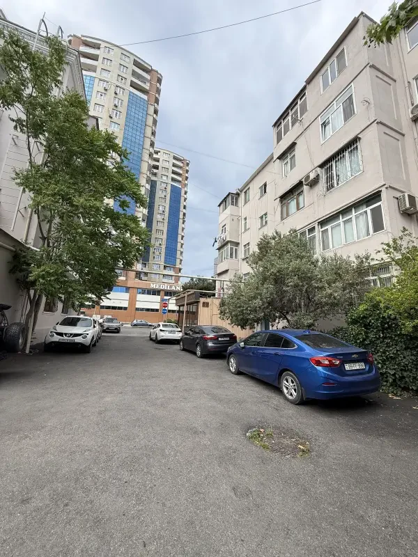 Satılır 2 otaqlı mənzil 58 m²