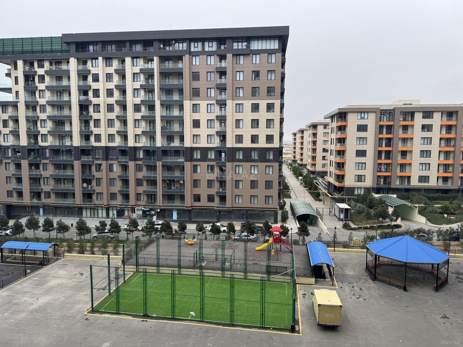 Kirayə verilir 2 otaqlı mənzil 76 m²