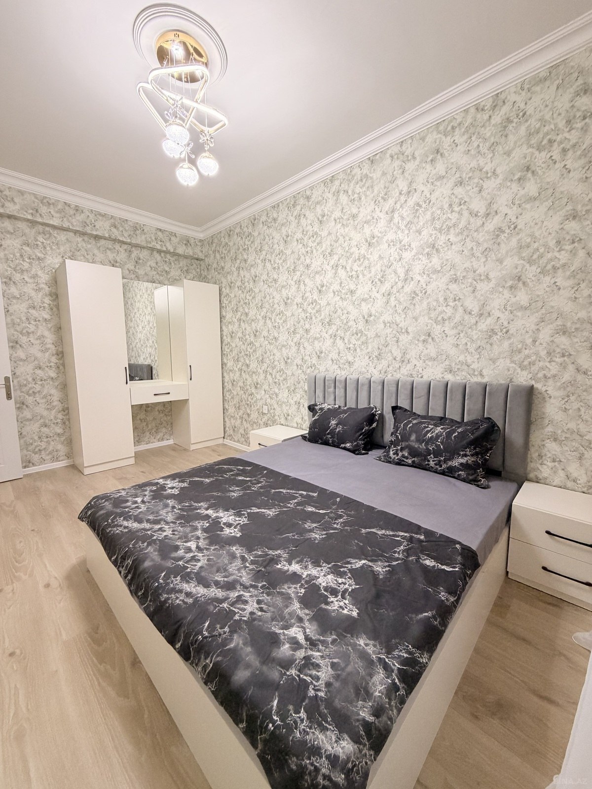 Kirayə verilir 2 otaqlı mənzil 68 m²