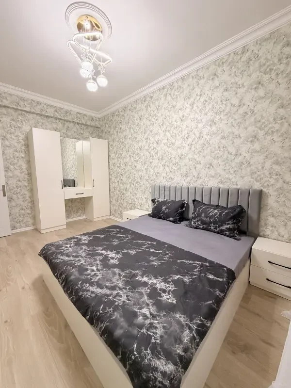 Kirayə verilir 2 otaqlı mənzil 68 m²