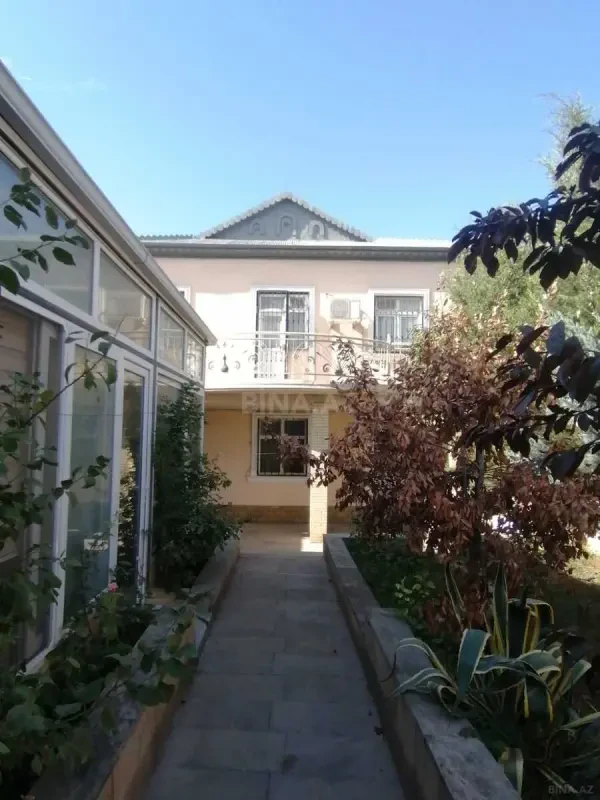 Satılır 5 otaqlı həyət evi 188 m²