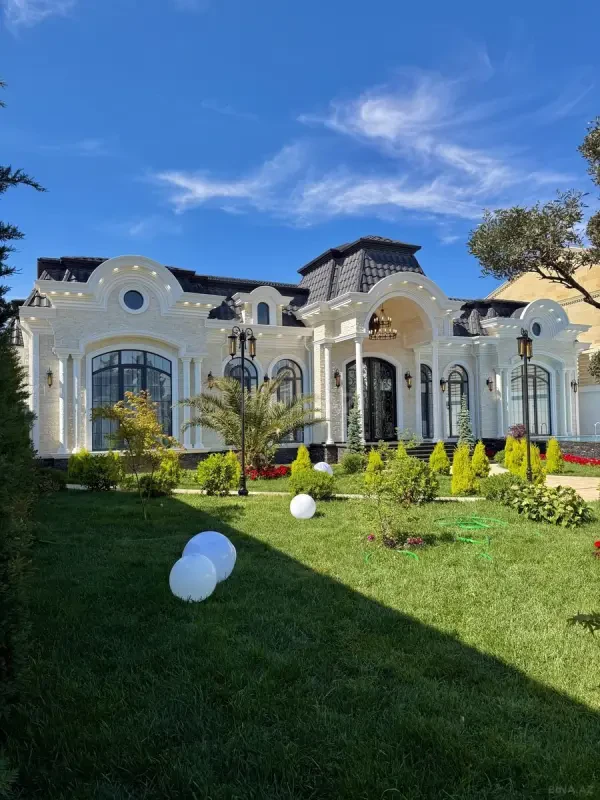 Satılır 6 otaqlı həyət evi 330 m²