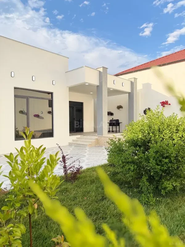 Satılır 4 otaqlı həyət evi 140 m²