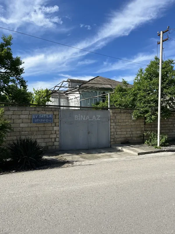 Satılır 6 otaqlı həyət evi 100 m²