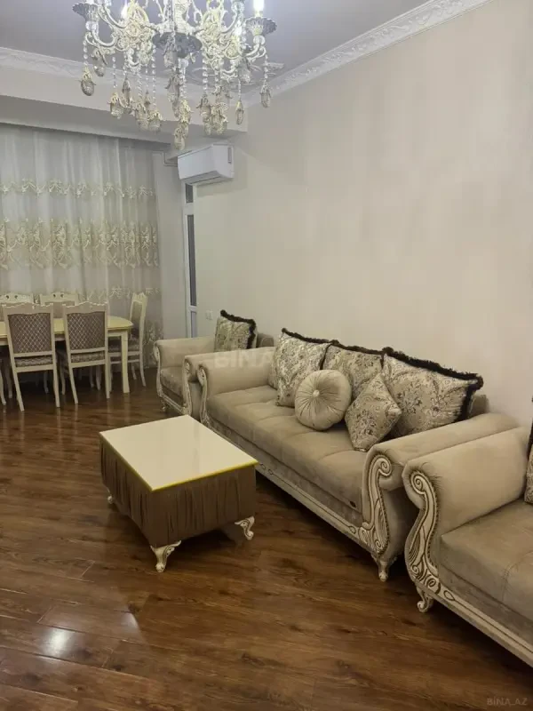 Kirayə verilir 2 otaqlı mənzil 67 m²