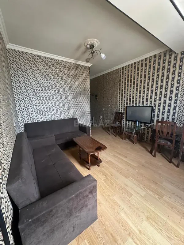 Kirayə verilir 2 otaqlı mənzil 70 m²