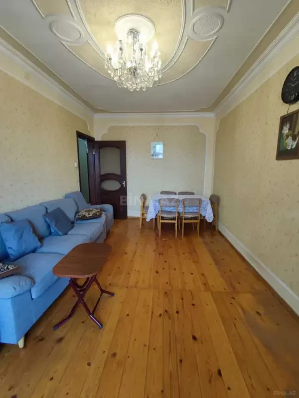Satılır 2 otaqlı mənzil 60 m²
