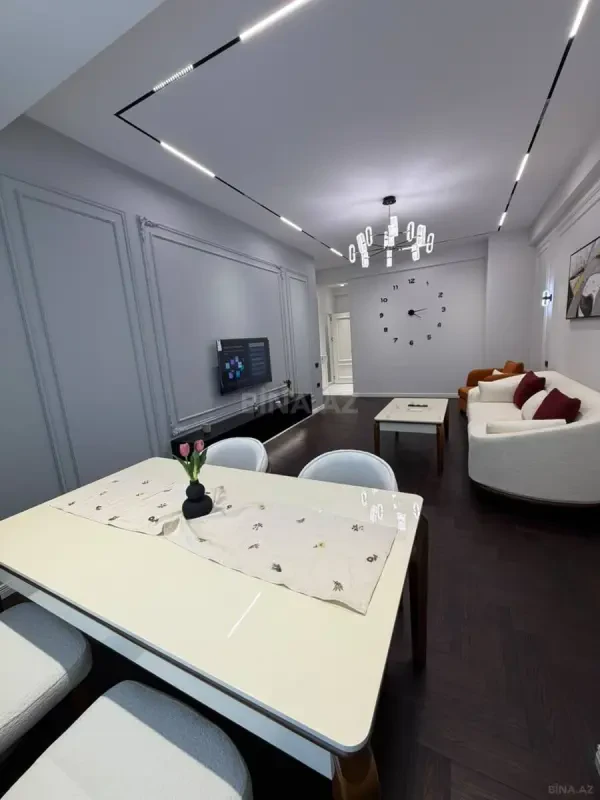 Satılır 2 otaqlı mənzil 68 m²