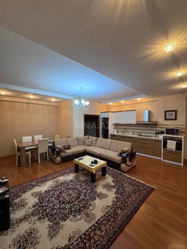 Kirayə verilir 2 otaqlı mənzil 75 m²
