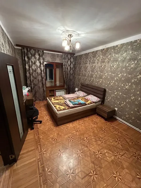 Satılır 5 otaqlı mənzil 120 m²