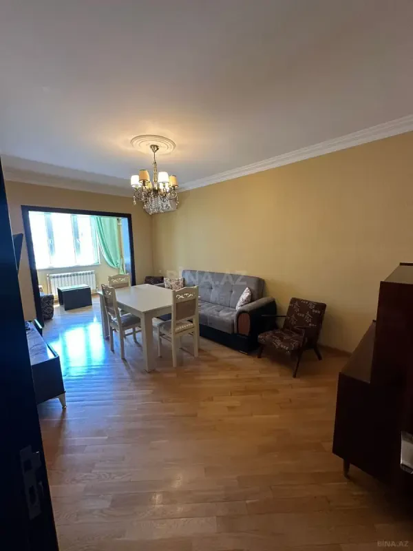 Kirayə verilir 2 otaqlı mənzil 95 m²